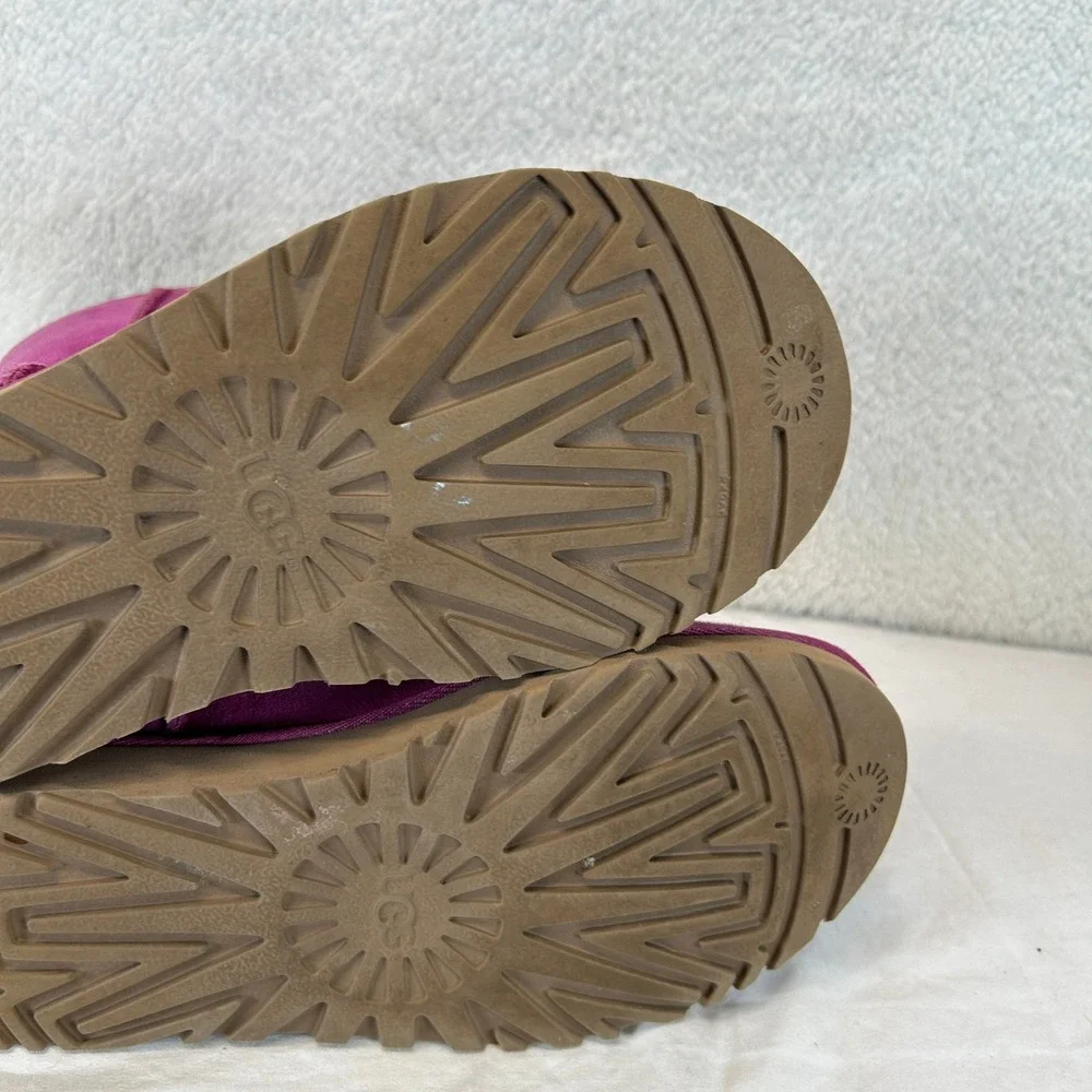 UGG Classic Short II Magenta Purple Suede Sheepskin Boots 1016223 Womens Size 6